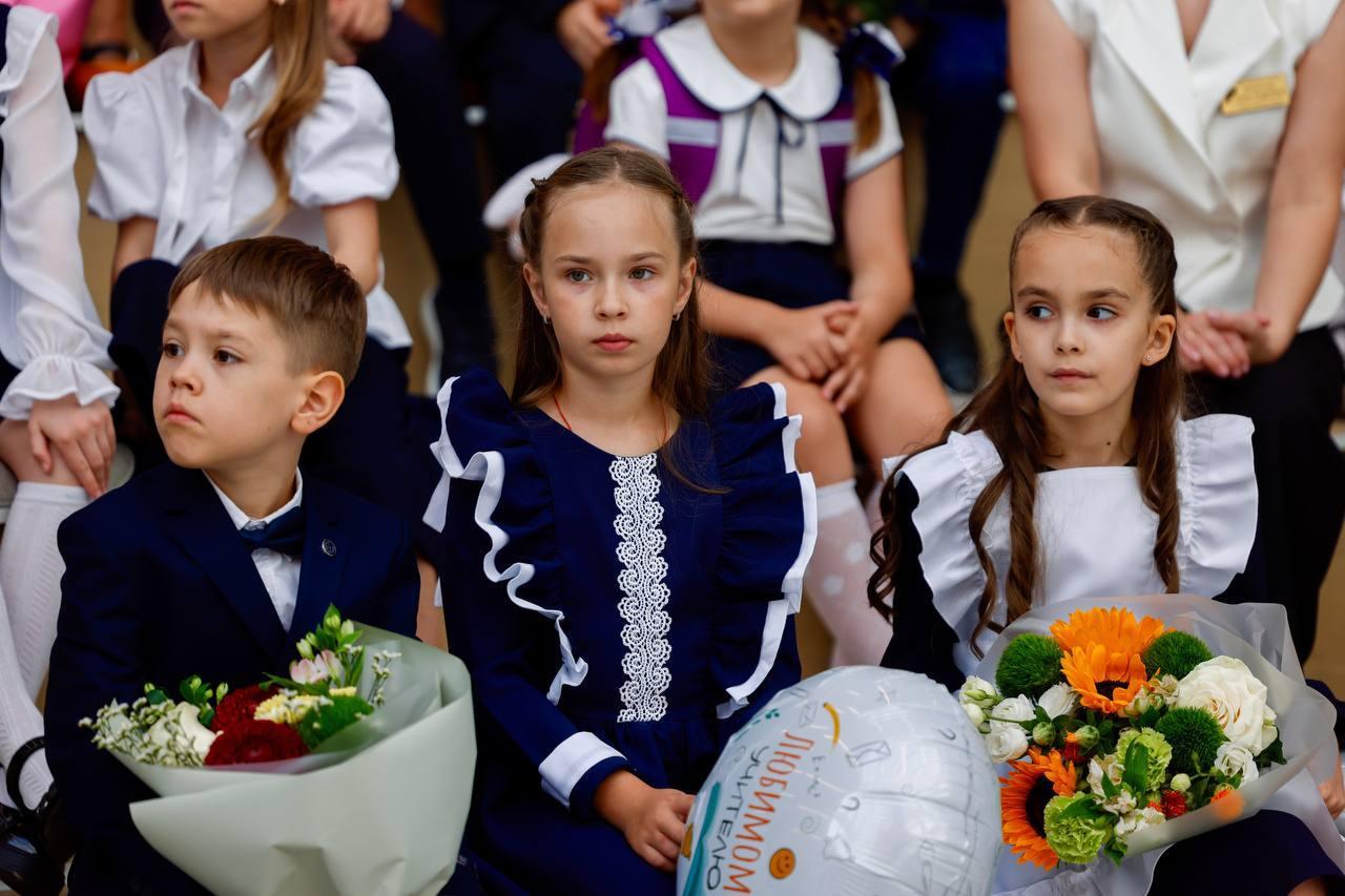 Одна из самых больших школ Подмосковья открылась 1 сентября в Ленинском округе