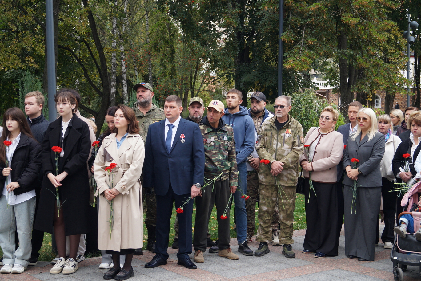В образовательных организациях Ленинского округа проходят линейки, акции и классные часы, приуроченные ко Дню солидарности в борьбе с терроризмом