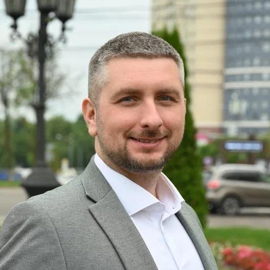 АРАПОВ Максим Олегович