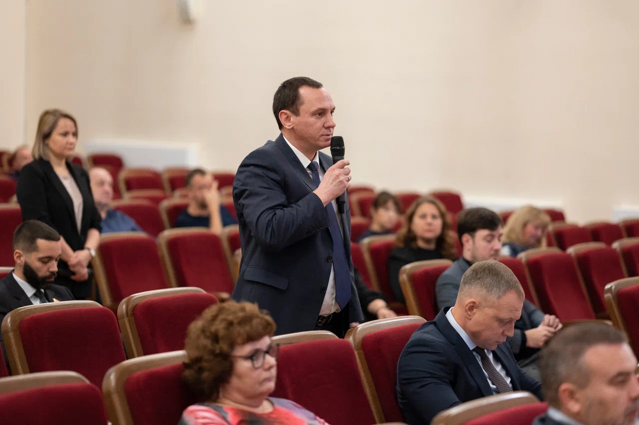 Алексей Спасский провел 7 ноября оперативное совещание с руководителями администрации и профильных служб