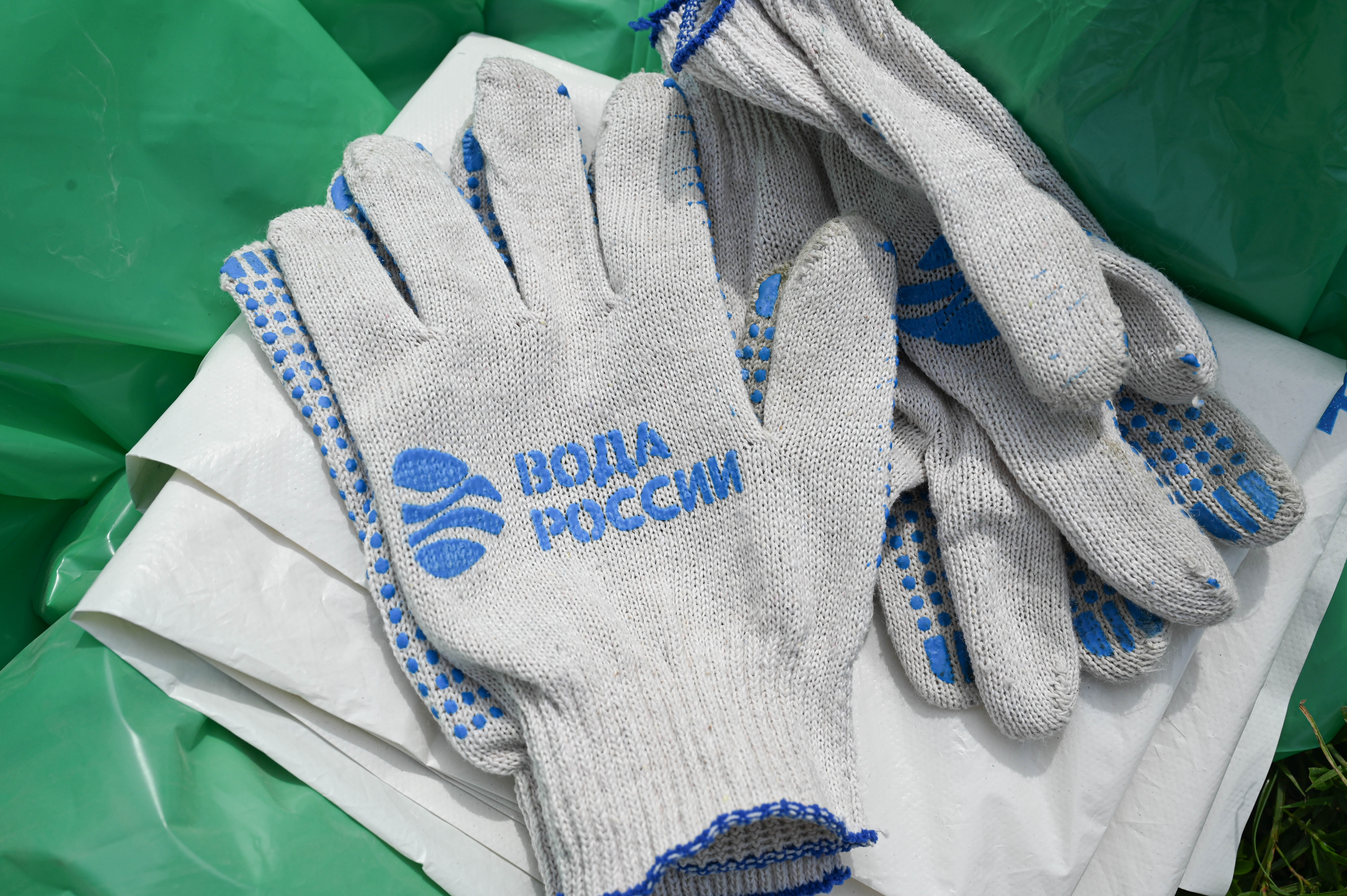 Берега пяти водоемов очистили в Ленинском округе в рамках акции «Вода России»