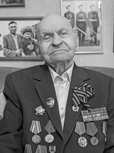Доля Михаил Никитович (1927-2025)