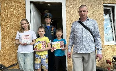 В Ленинском округе продолжается работа по оснащению жилья многодетных семей автономными дымовыми пожарными извещателями (АДПИ)